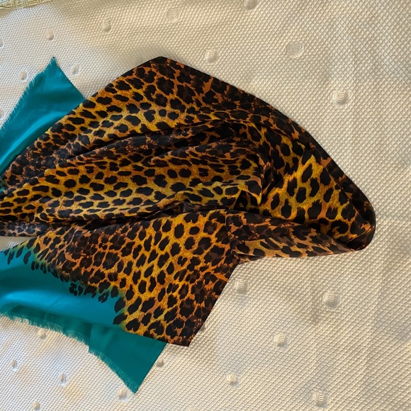 Roberto Cavalli Silk Scarf Leopard Print - Picture 6 of 8